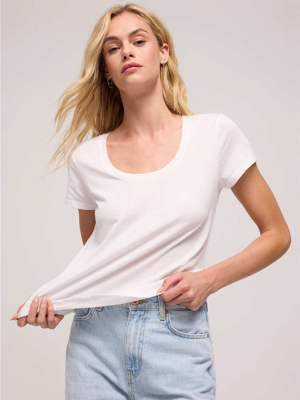 NWOT Alloy White XL Scoop Neck T-Shirt